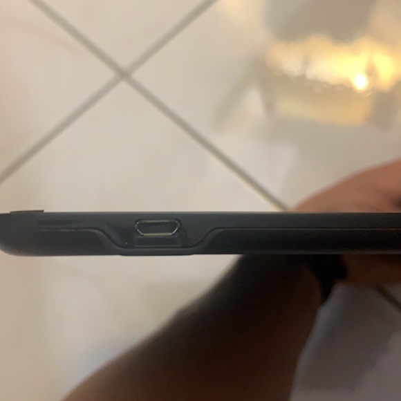 Zagg iPad key board. - Picture 5 of 5